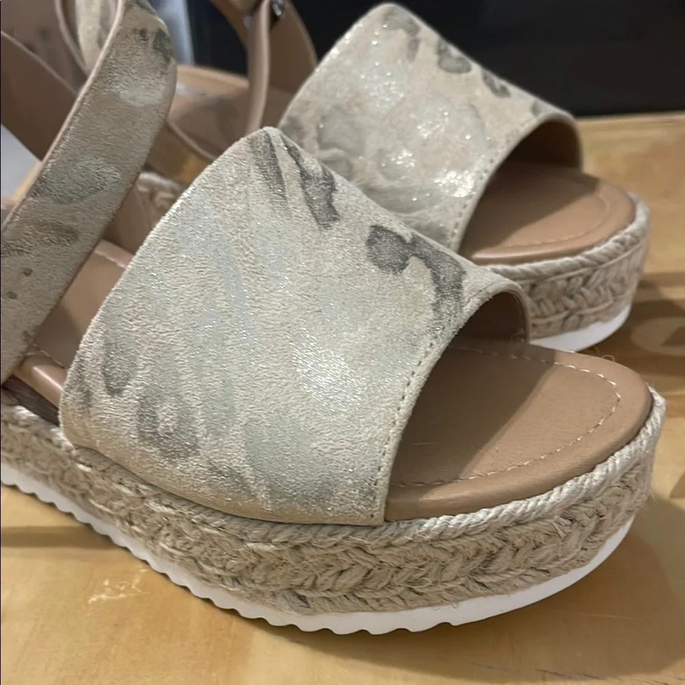 Soda Cream Tan Espadrille Platform Shoes - Picture 2 of 4